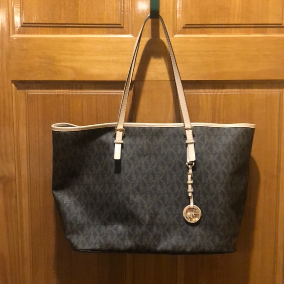 Michael Kors Handbags - Michael Kors tote